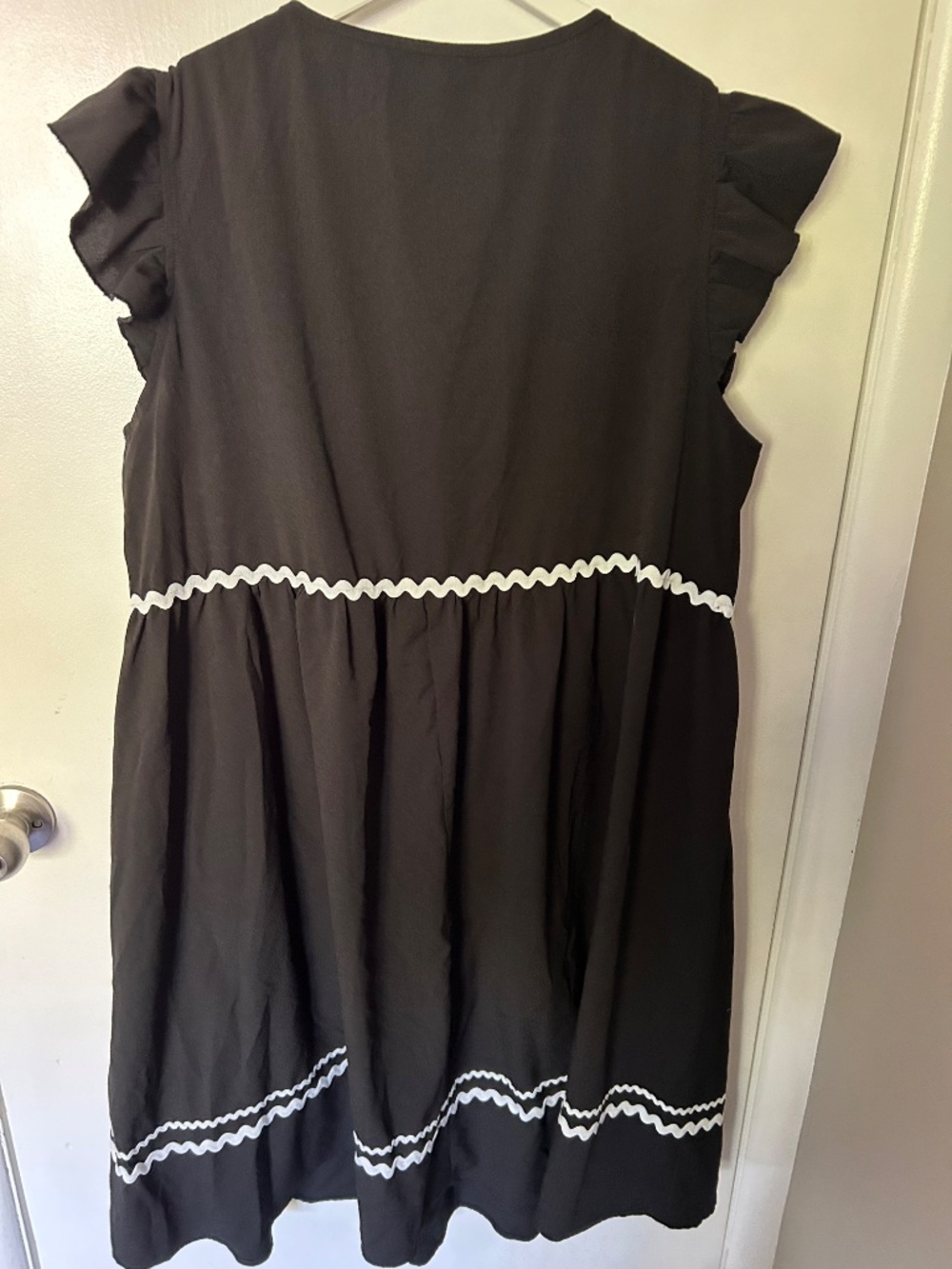 Bloomchic - US 14-16 - Black Embroidered Summer Dress - Picture 5 of 5